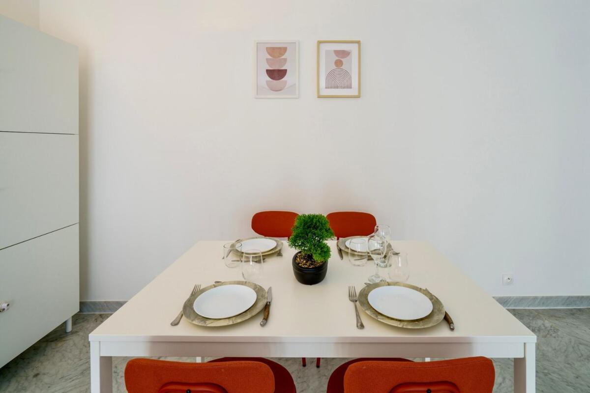 100m - Juan Stella Coeur Appartement