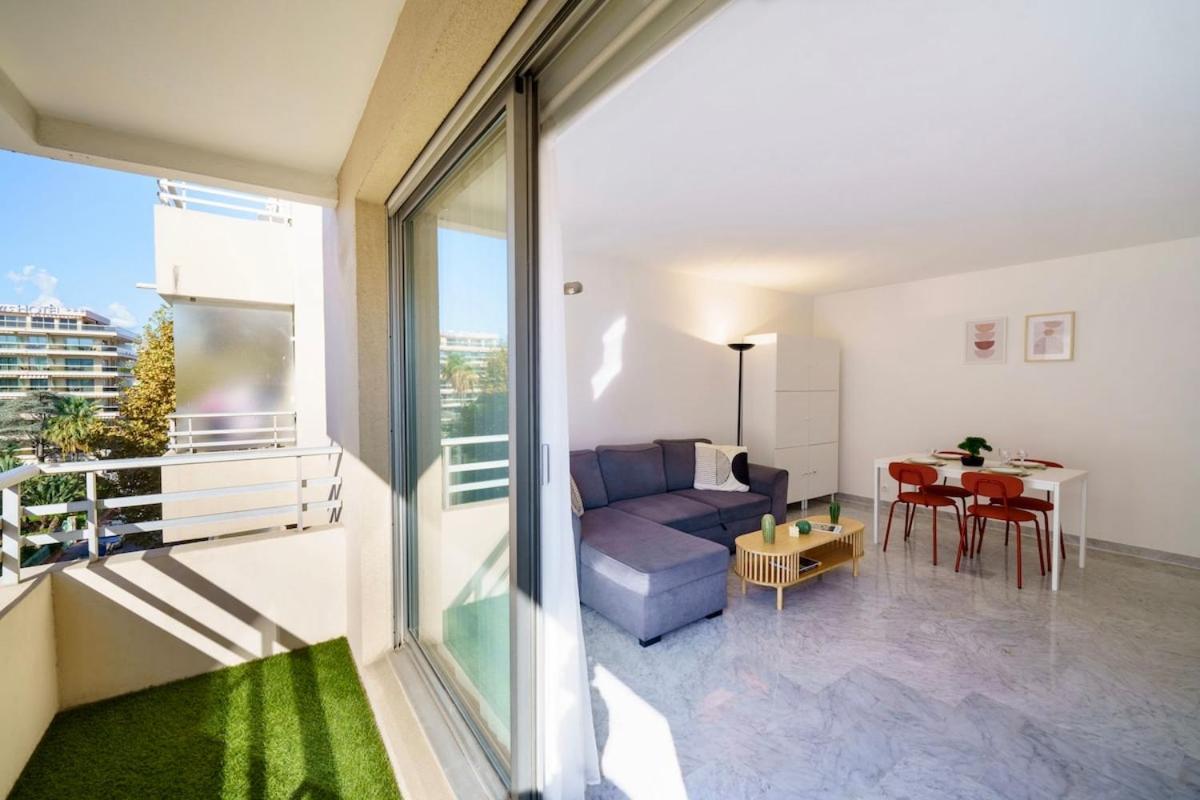 100m - Juan Stella Coeur Appartement Antibes